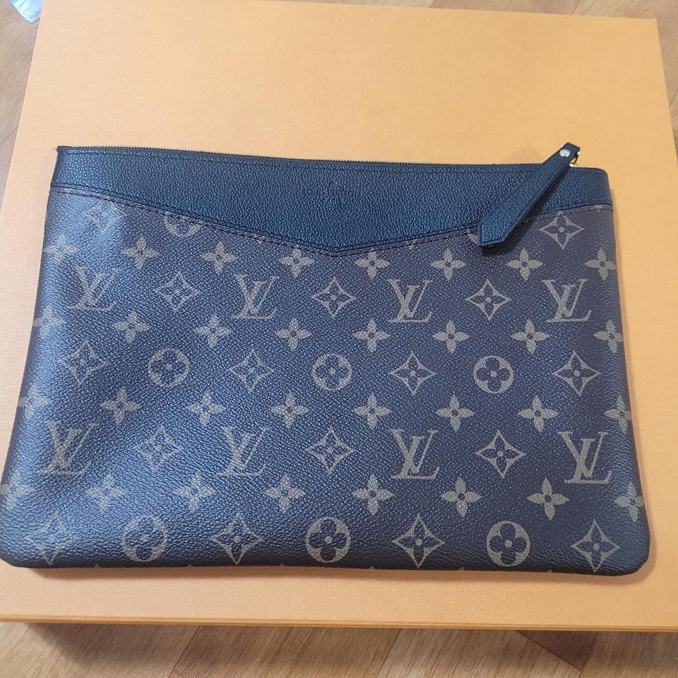 루이비통 파우치 클러치 팝니다!