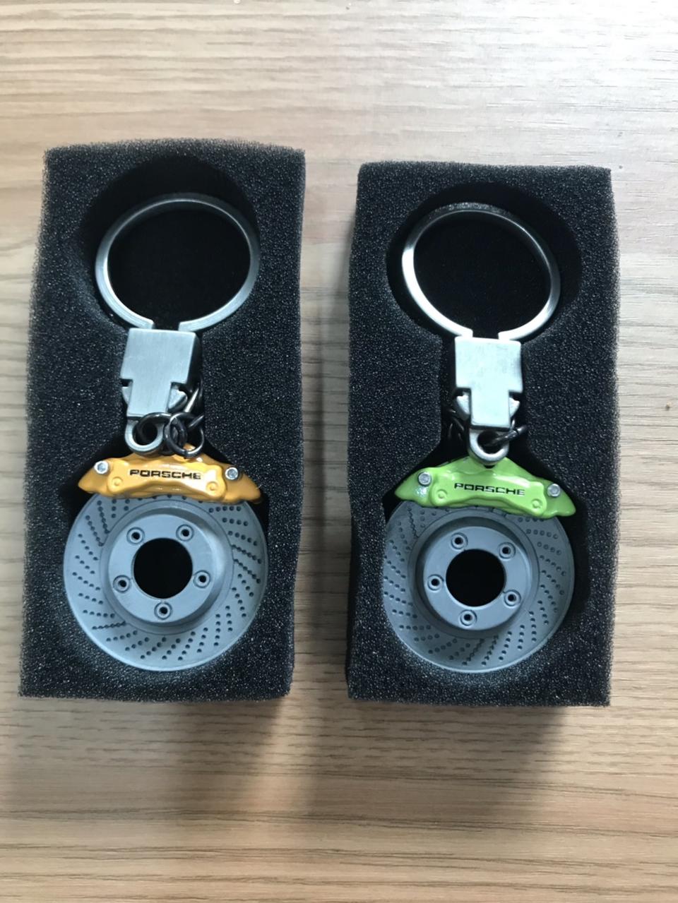 포르쉐 디스크 키링 입니다