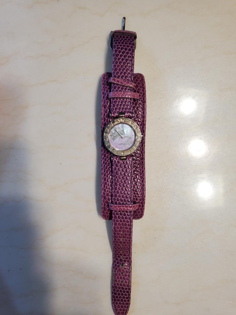 독특한 제이에스티나 시계