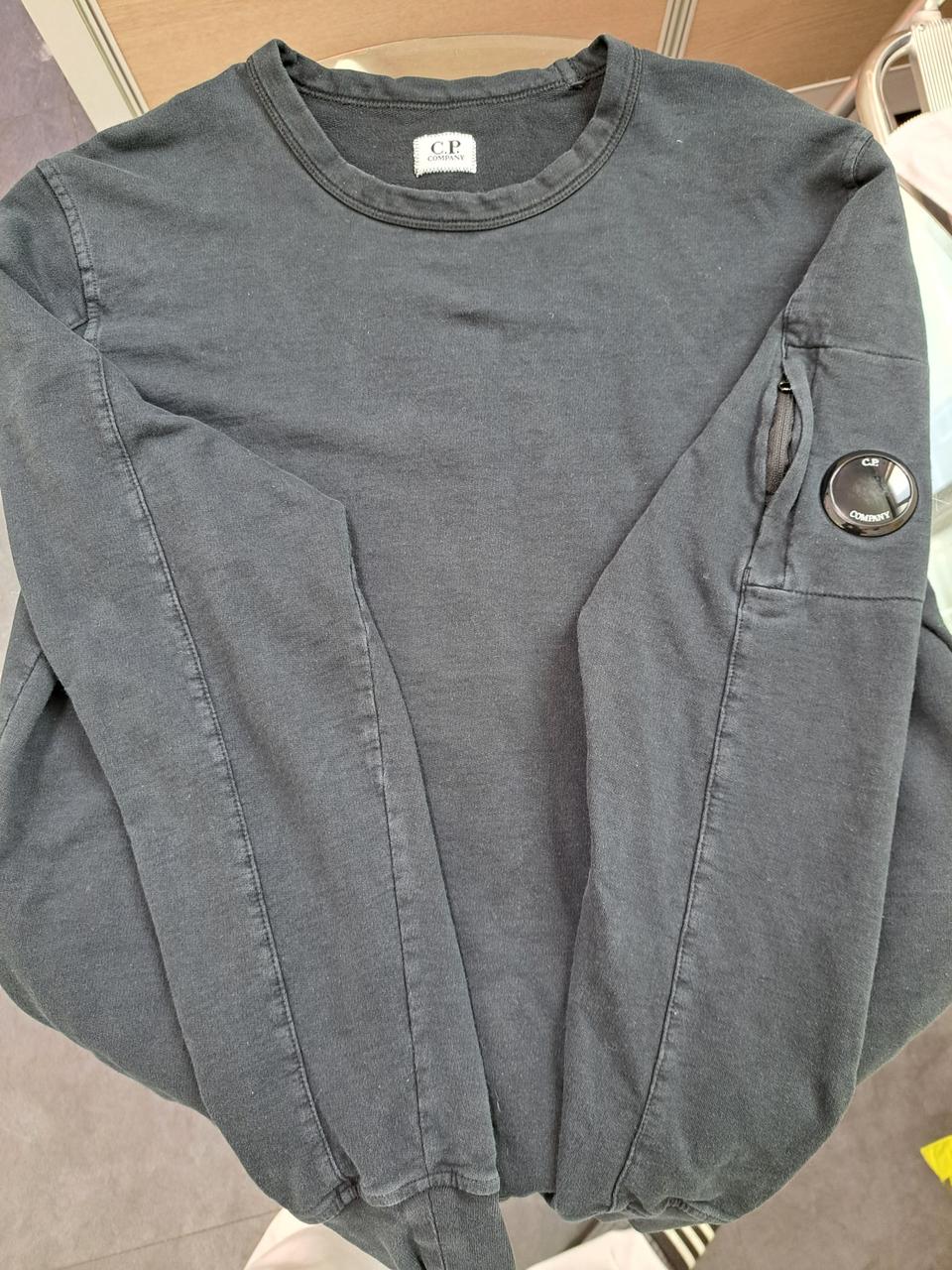 CP컴퍼니 맨투맨 M