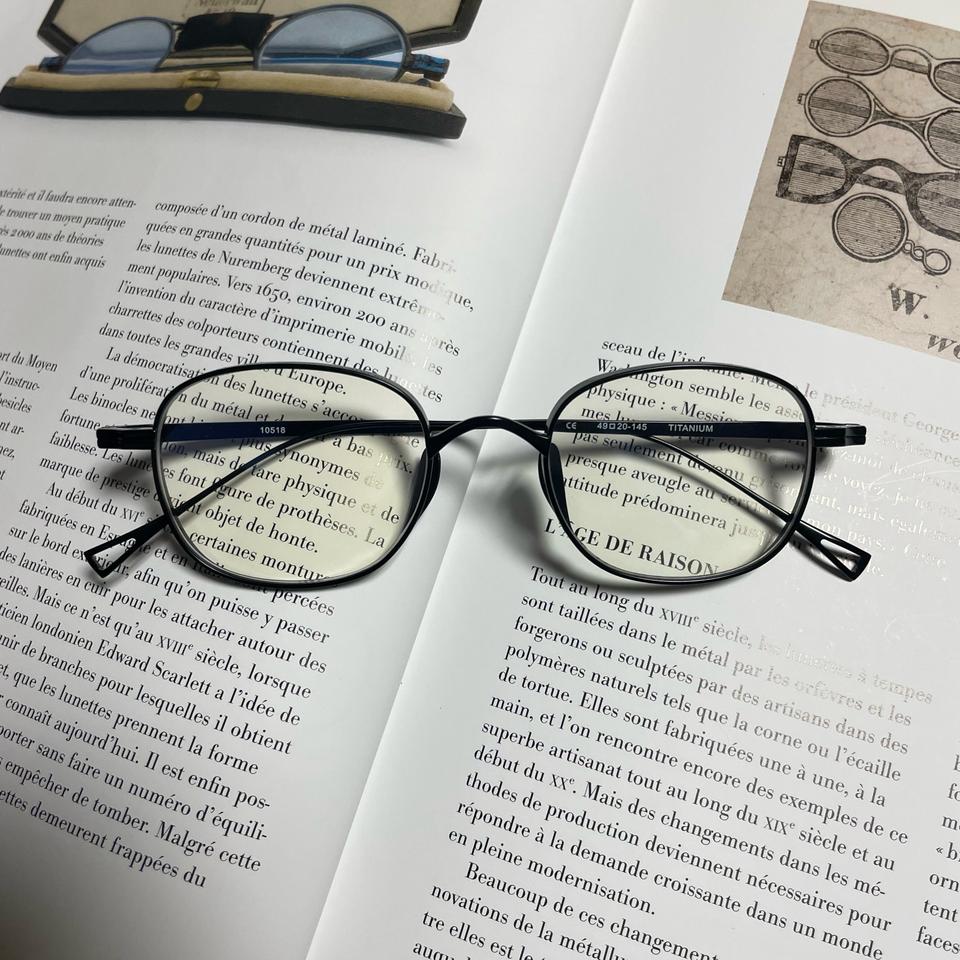 사각 블랙 티타늄 코받침 없는 일본 안경