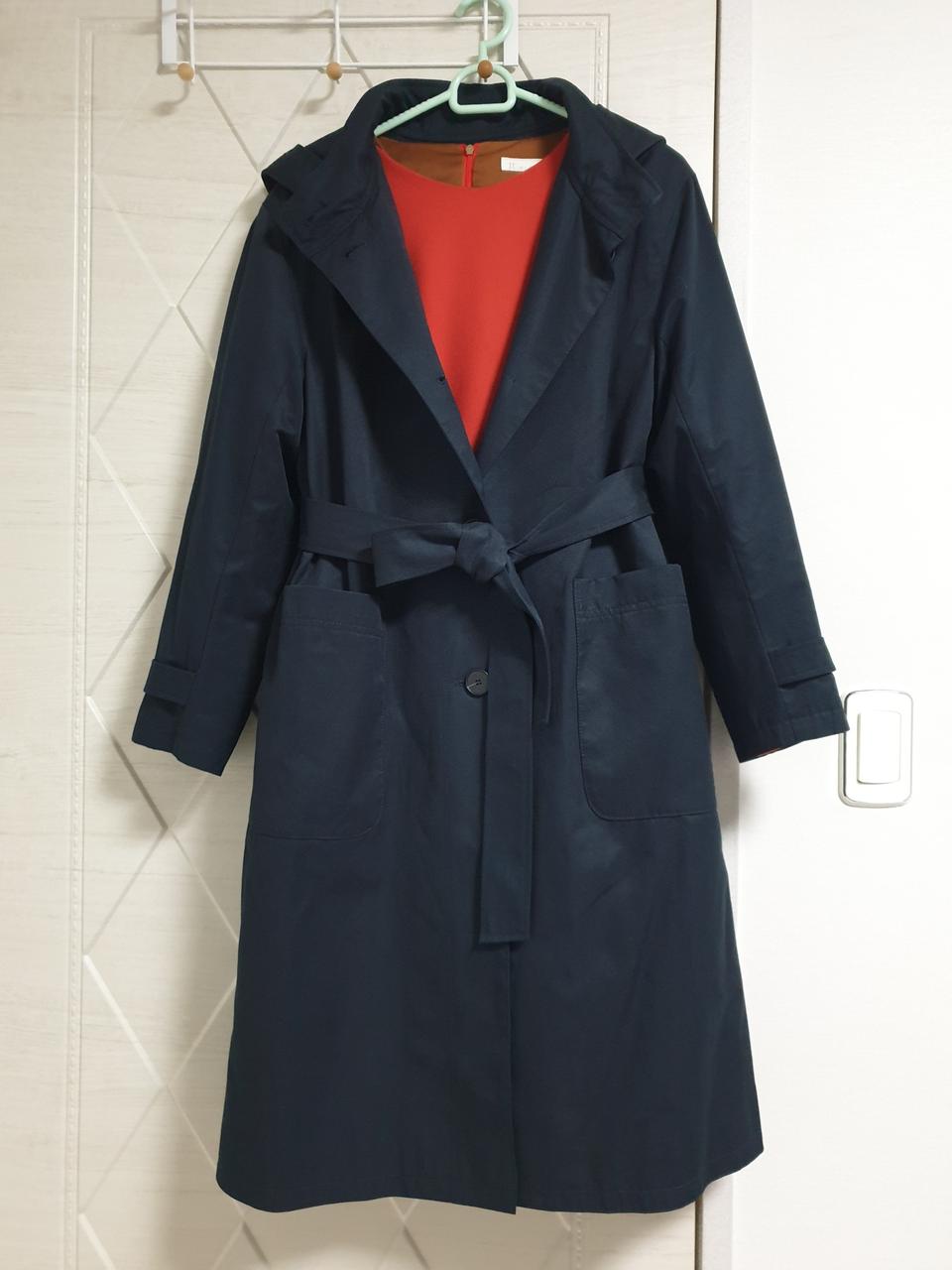 네이비색 트레치 코트