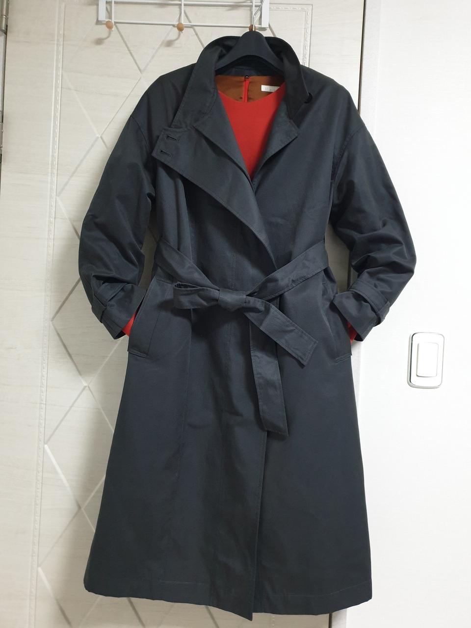 차콜 그레이 트렌치코트