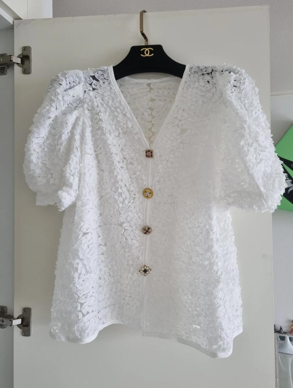 꽃송이 블라우스