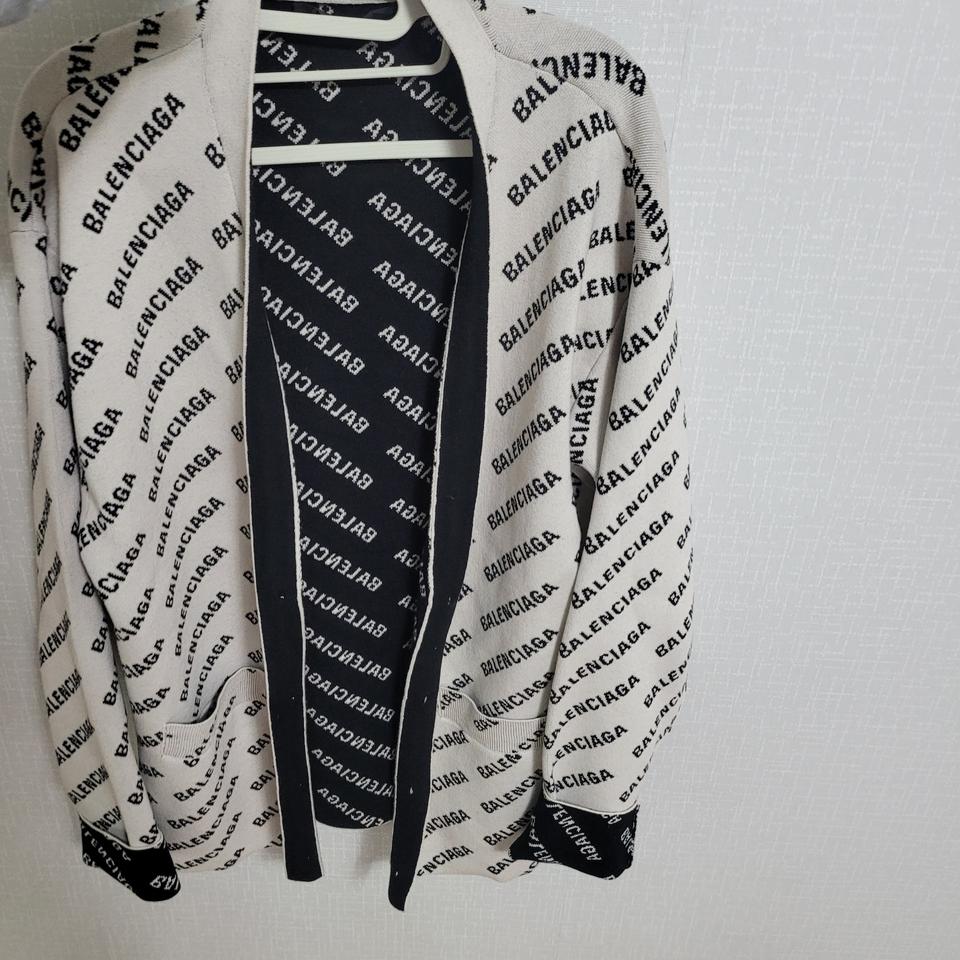 발렌시아가 가디건 팝니당