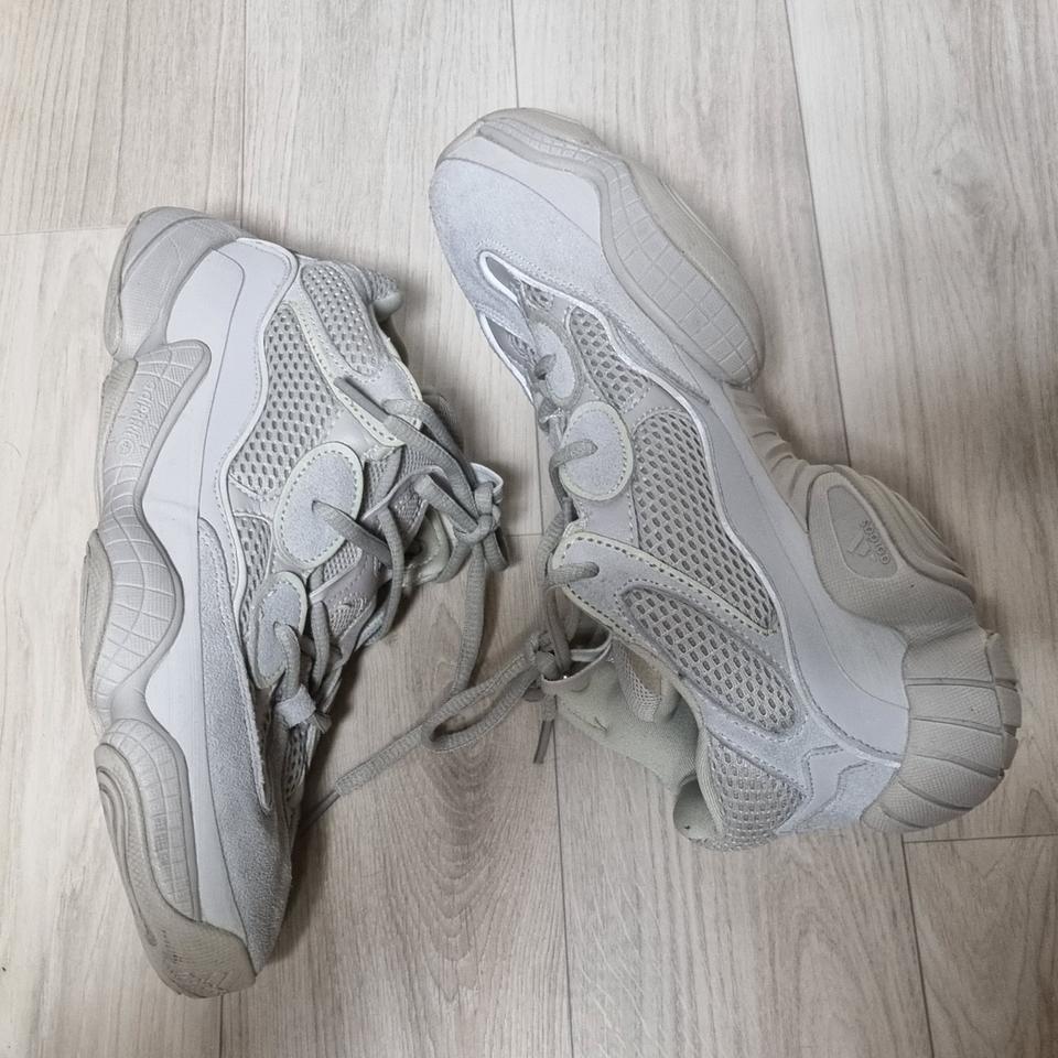 아디다스 이지부스터500