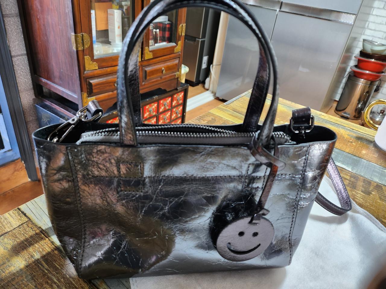 이태리 천연소가죽 스마일 토드백...새제품