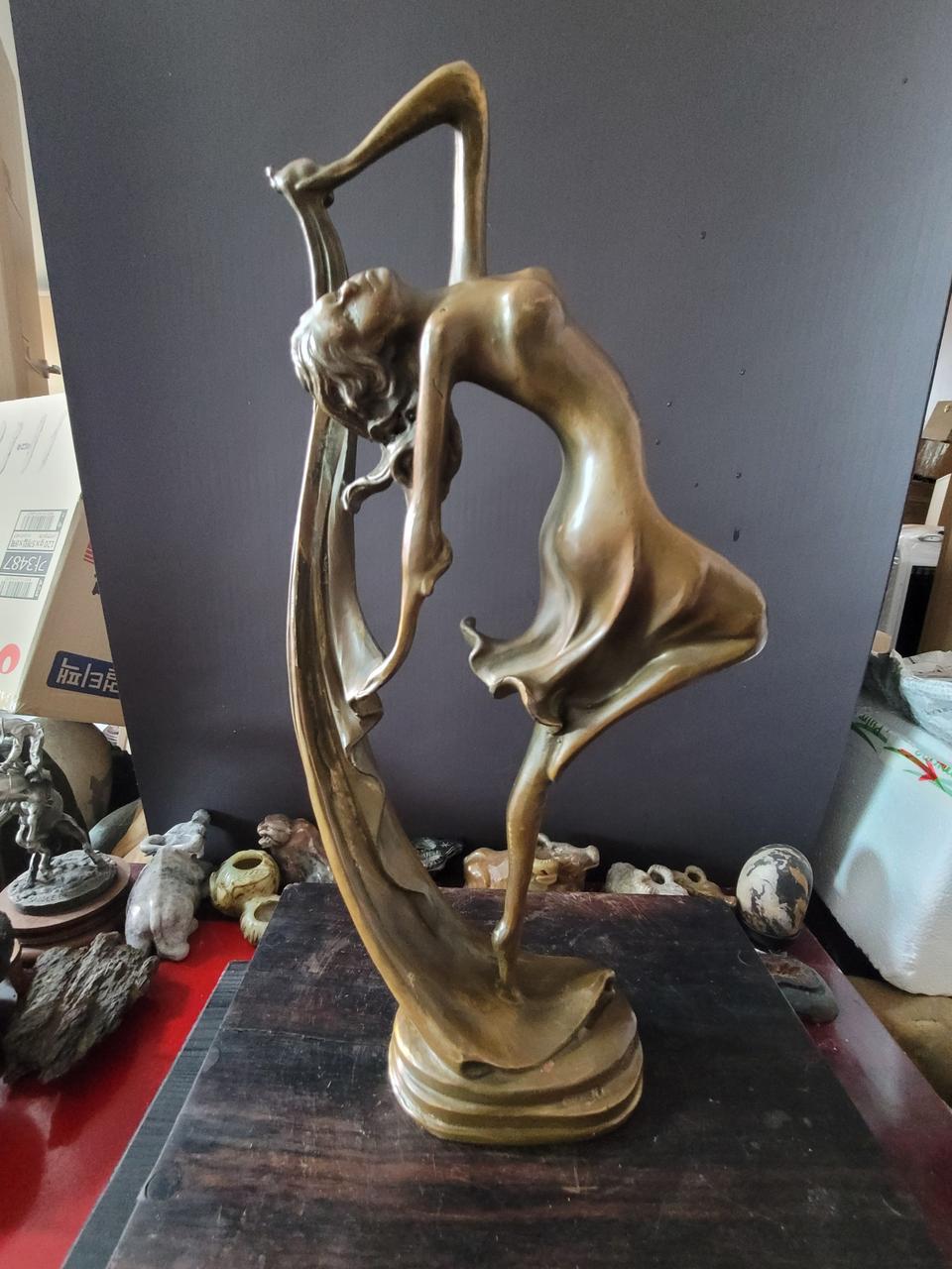 동브론즈 조각 작품