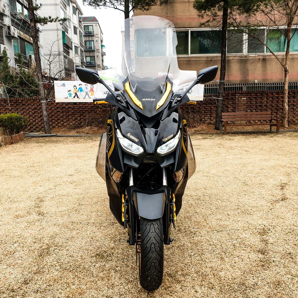 야마하 xmax300 2021년식 A급튜닝차량 판매합니다.