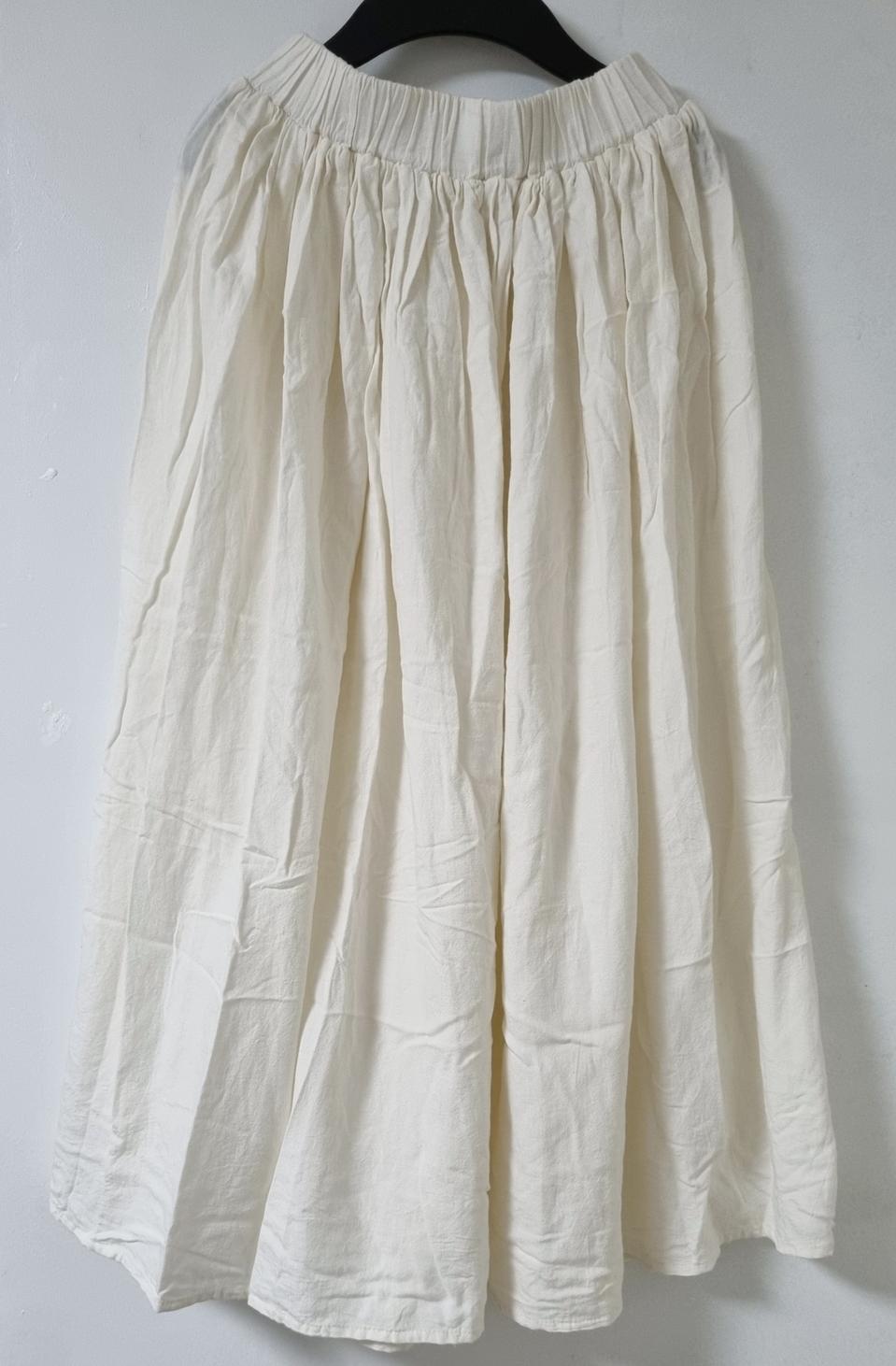 화이트 면 스커트