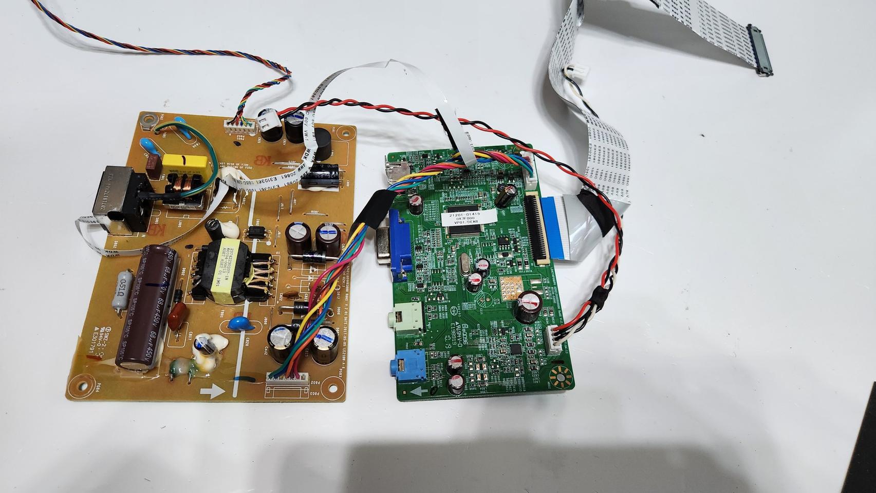 udea 24인치 모니터 부품