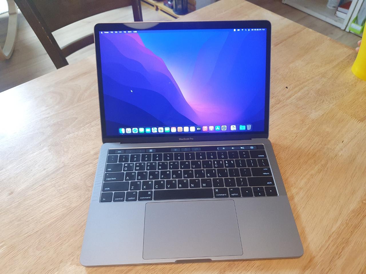 맥북프로 2016년 13인치 터치바 모델 (16g ram/512g ssd