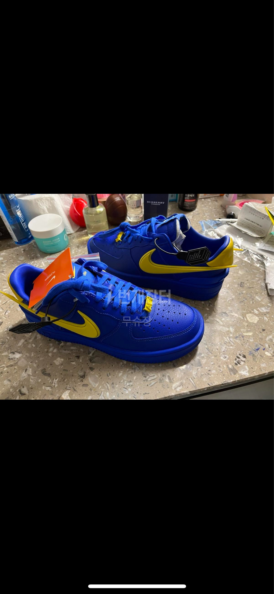 나이키 에어포스 앰부쉬 블루 퍼랭이 운동화