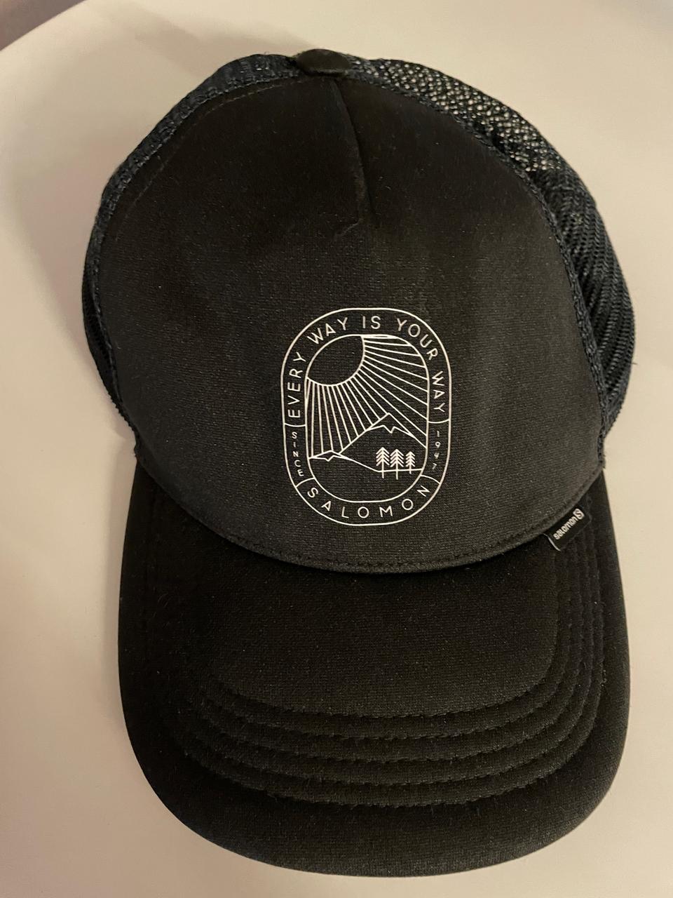 살로몬 트러커 볼캡