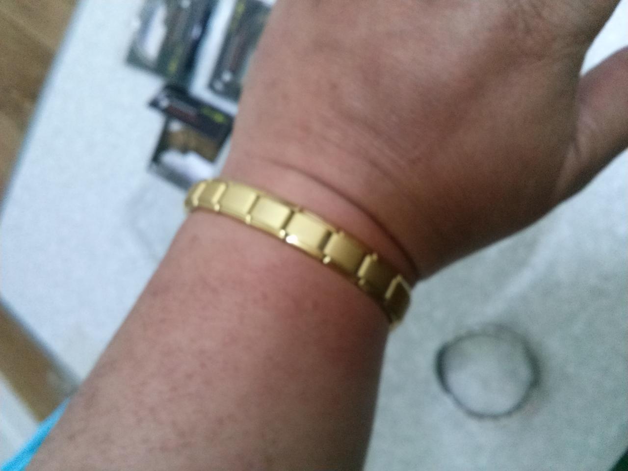 게르마늄 음이온 건강 팔찌 금색 &은색 팝니다.