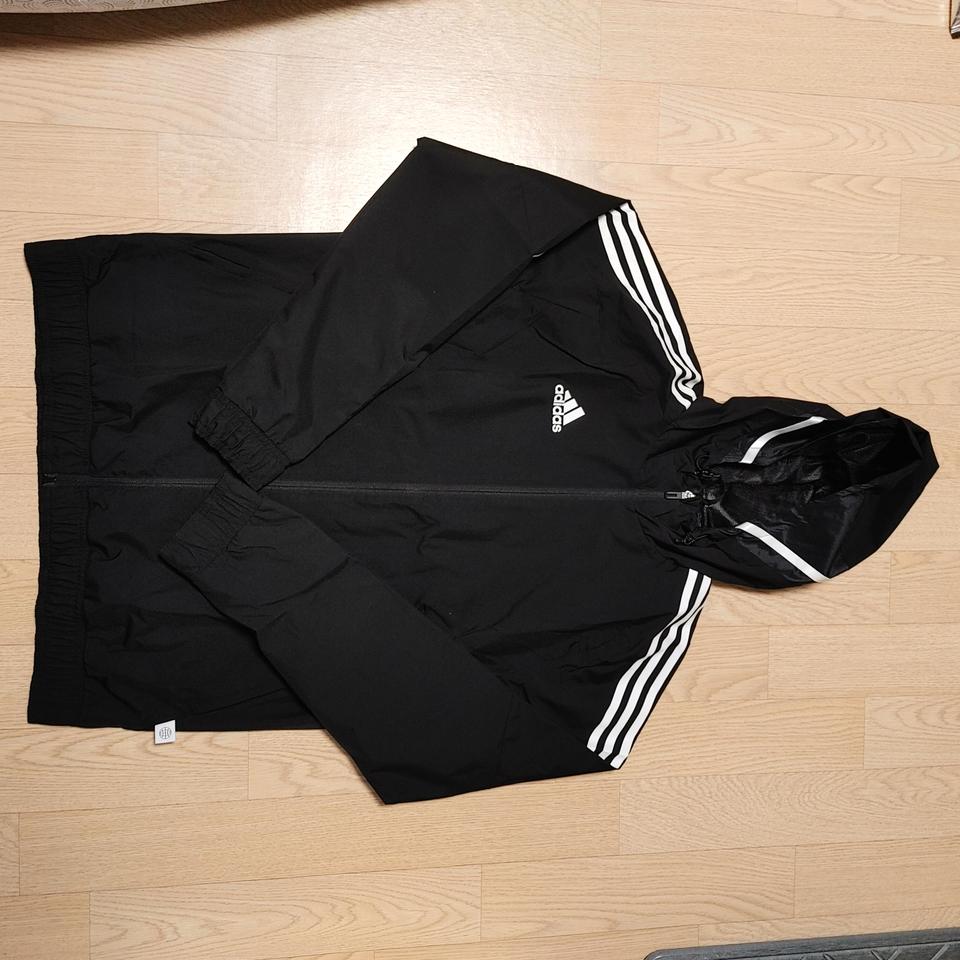 아디다스 콘디보 22 올웨더 자켓  바람막이 105사이즈 판매합니다.