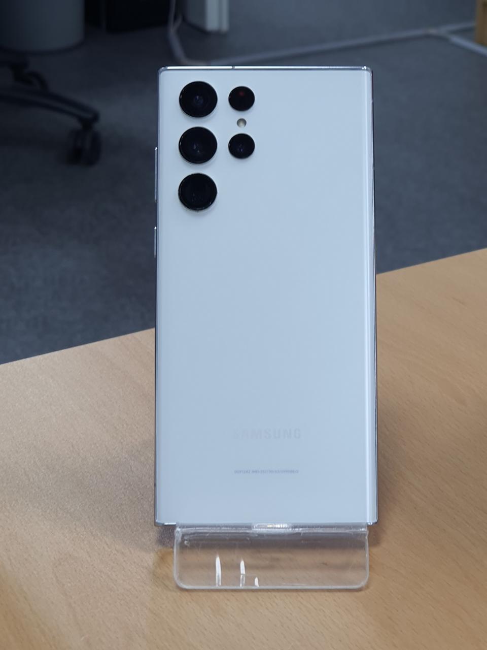 갤럭시 S22울트라 판매합니다 001139