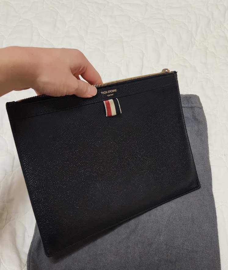 정품 톰브라운  클러치