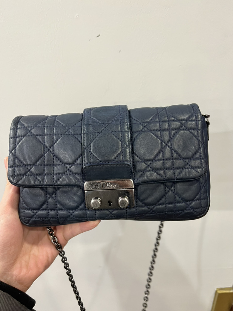 디올 까나쥬 체인 크로스백