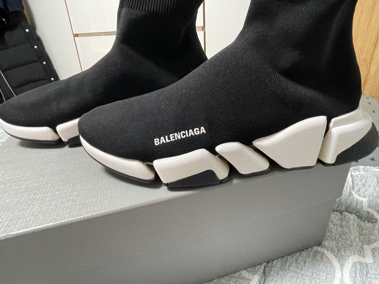 발렝시아가 스피드러너 2.0 신형 오레오 41사이즈판매합니다