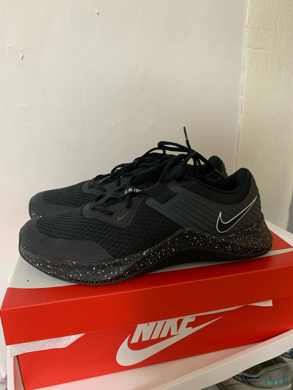 나이키 mc 트레이너 285