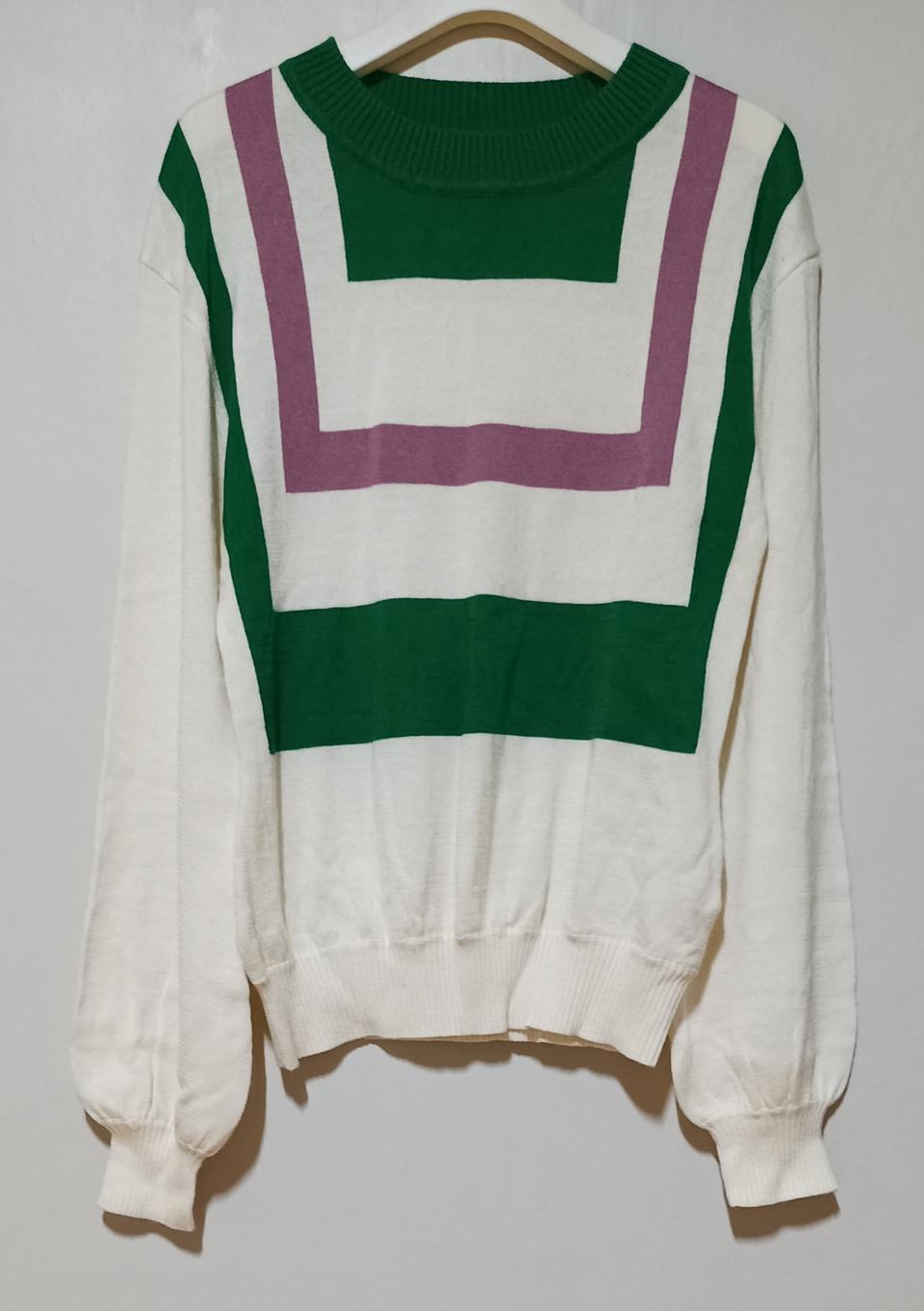 츠모리치사토 니트셔츠