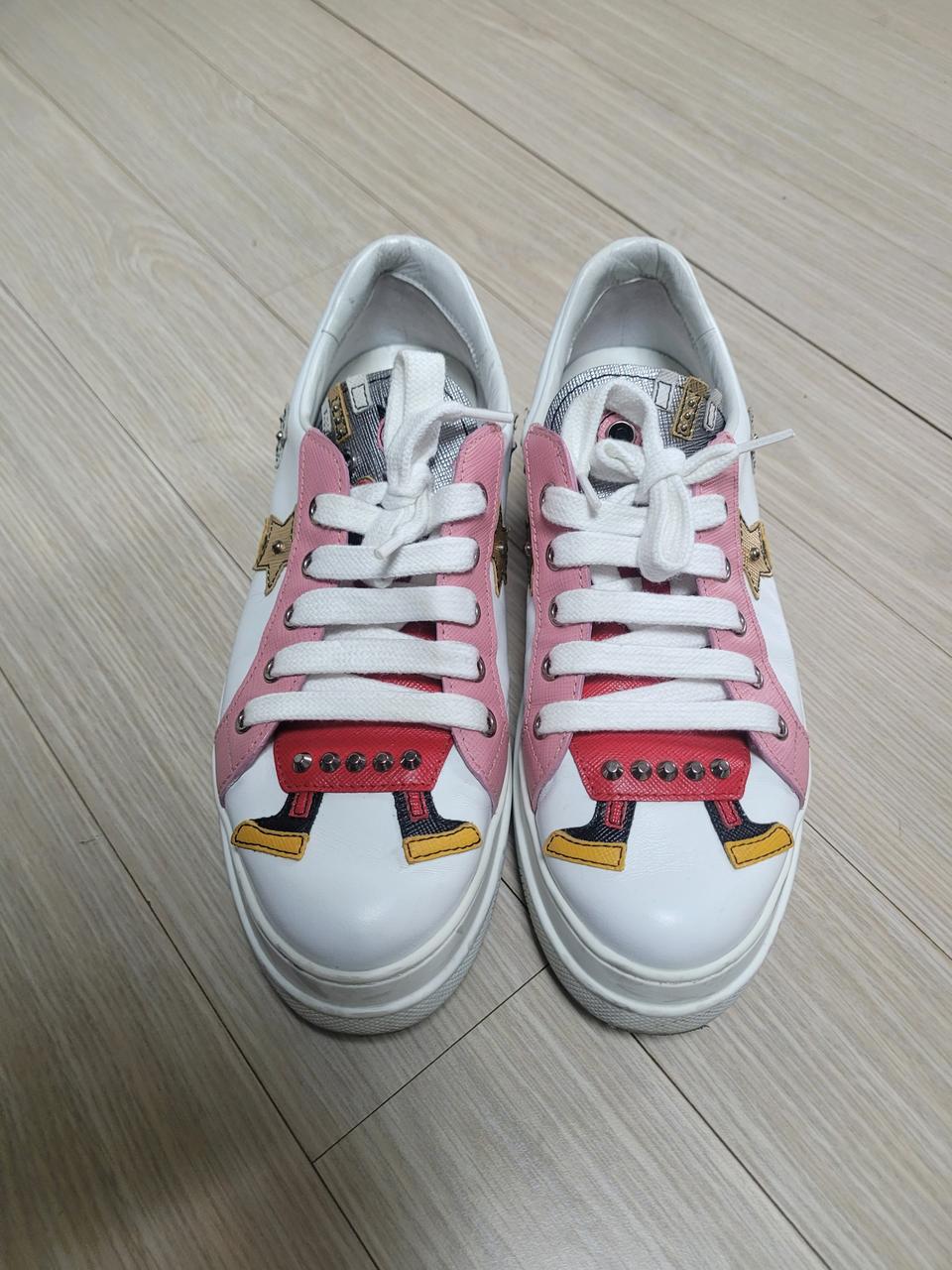 에눌 가능// 프라다 여성 스니커즈 운동화