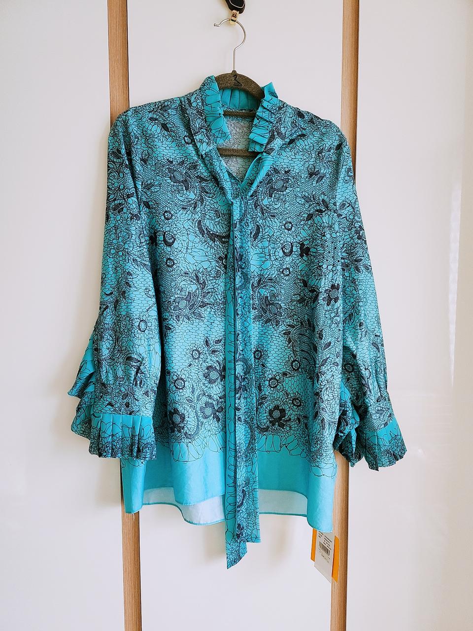 면세점 새상품)럭셔리 여성 셔츠 주름 블라우스 소매 디자인