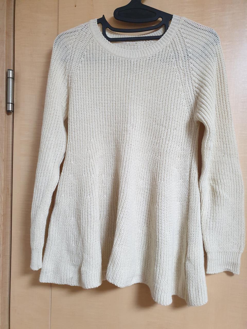 새제품 coups 아이보리 니트 판매합니다.