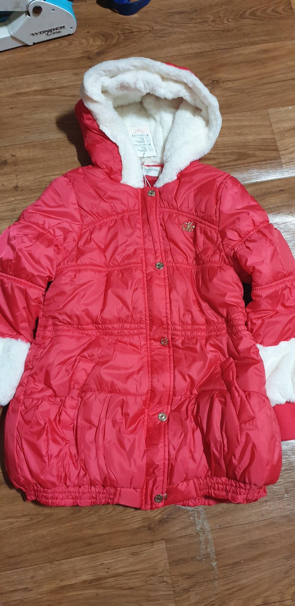 모다까리나 레드 점퍼 140호 새옷입니다 정가108,000원