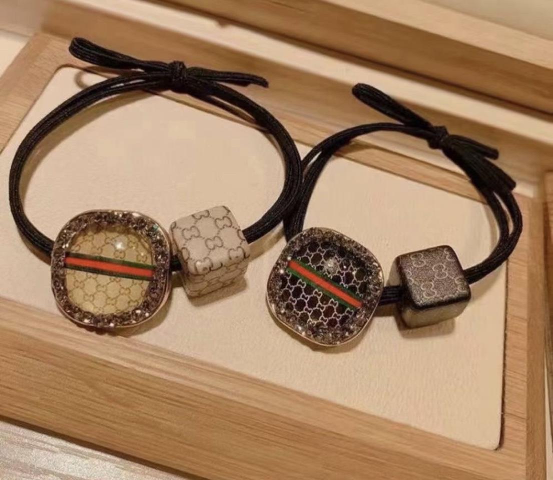 고급스러운 헤어밴드. 블링블링 체크 머리끈