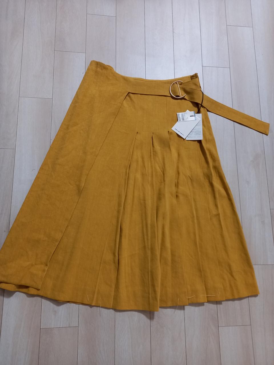 보브겨자색 줄.ㅁ치마