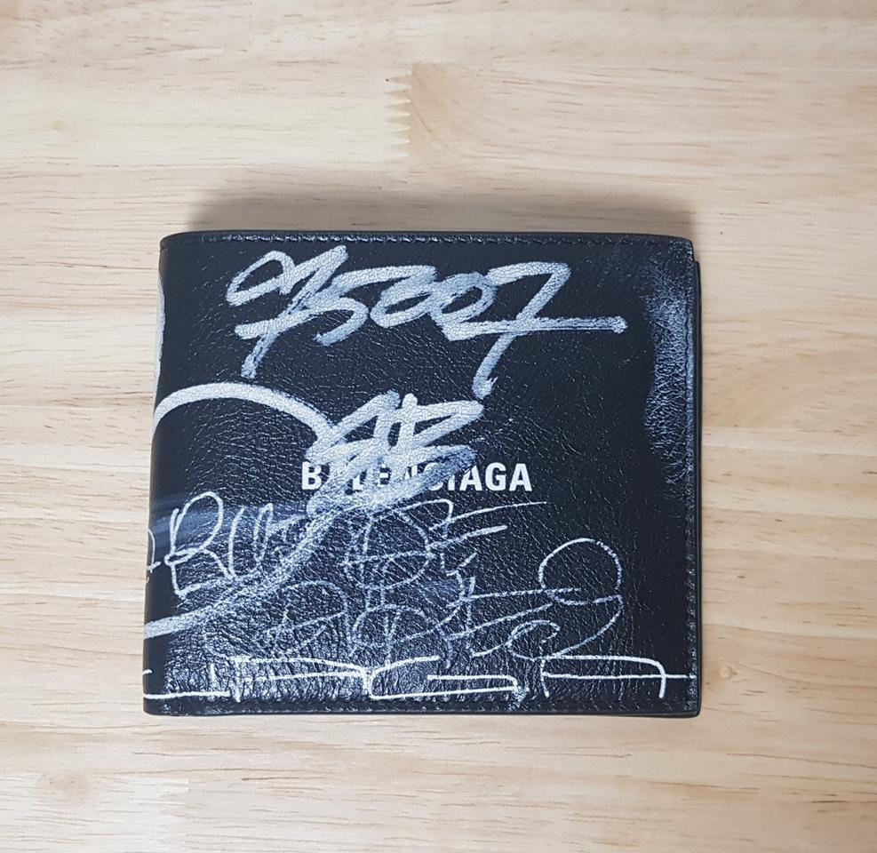 발렌시아가 프린팅 반지갑 594549210LH1090