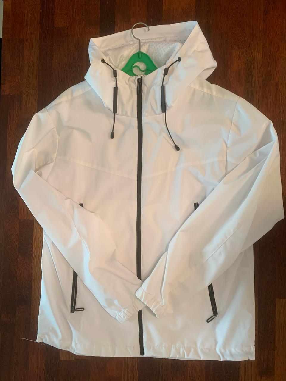 하얀색 바람막이 팔아요