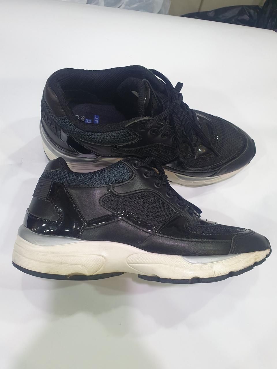 슈콤마보니 여성 운동화   (정품) 사이즈  235