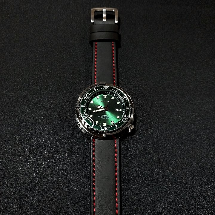 미사용 새제품 빅사이즈 다이버 쿼츠 팝니다