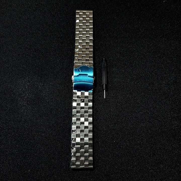 미사용 새제품 22mm 신형 메탈 시계줄 팝니다