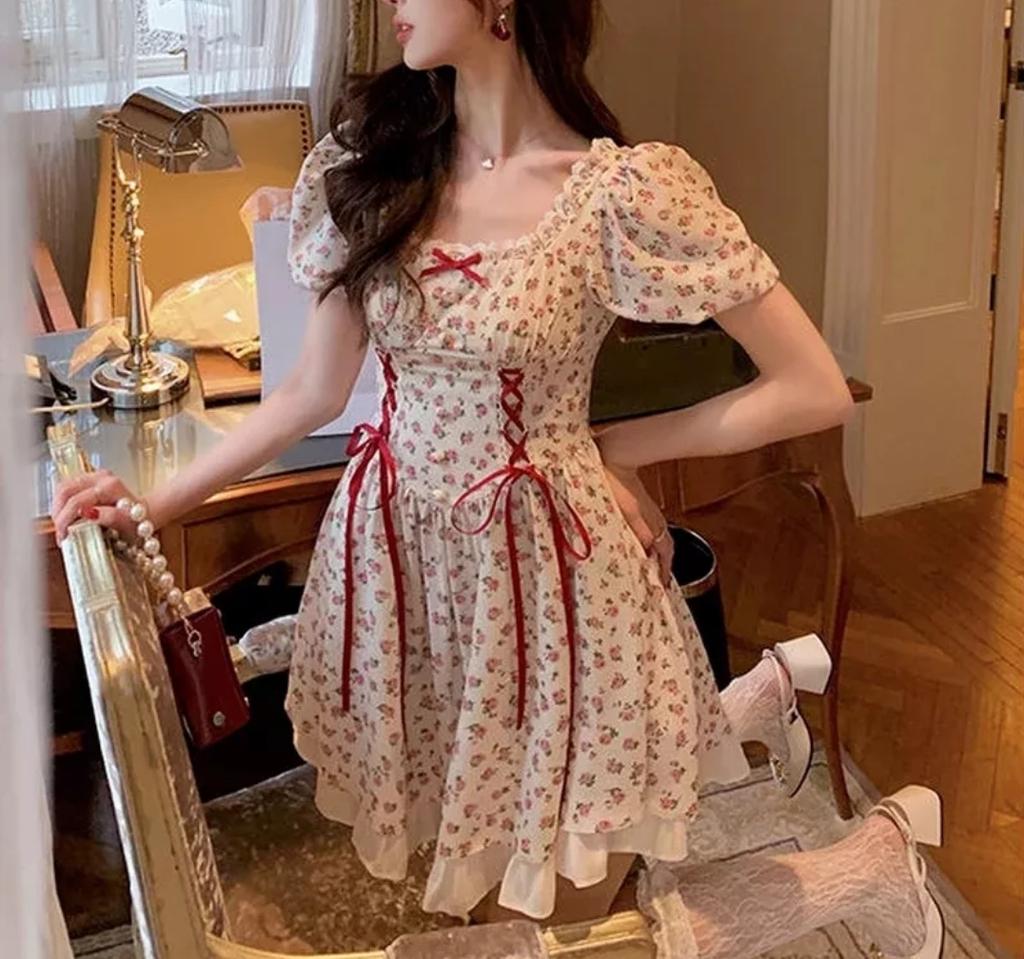 양산형 세미로리타 레이스 꽃 원피스 / 봄옷 / 데이트룩