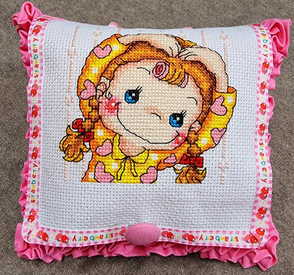 알러뷰ㅡ여 십자수주차쿠션완성품