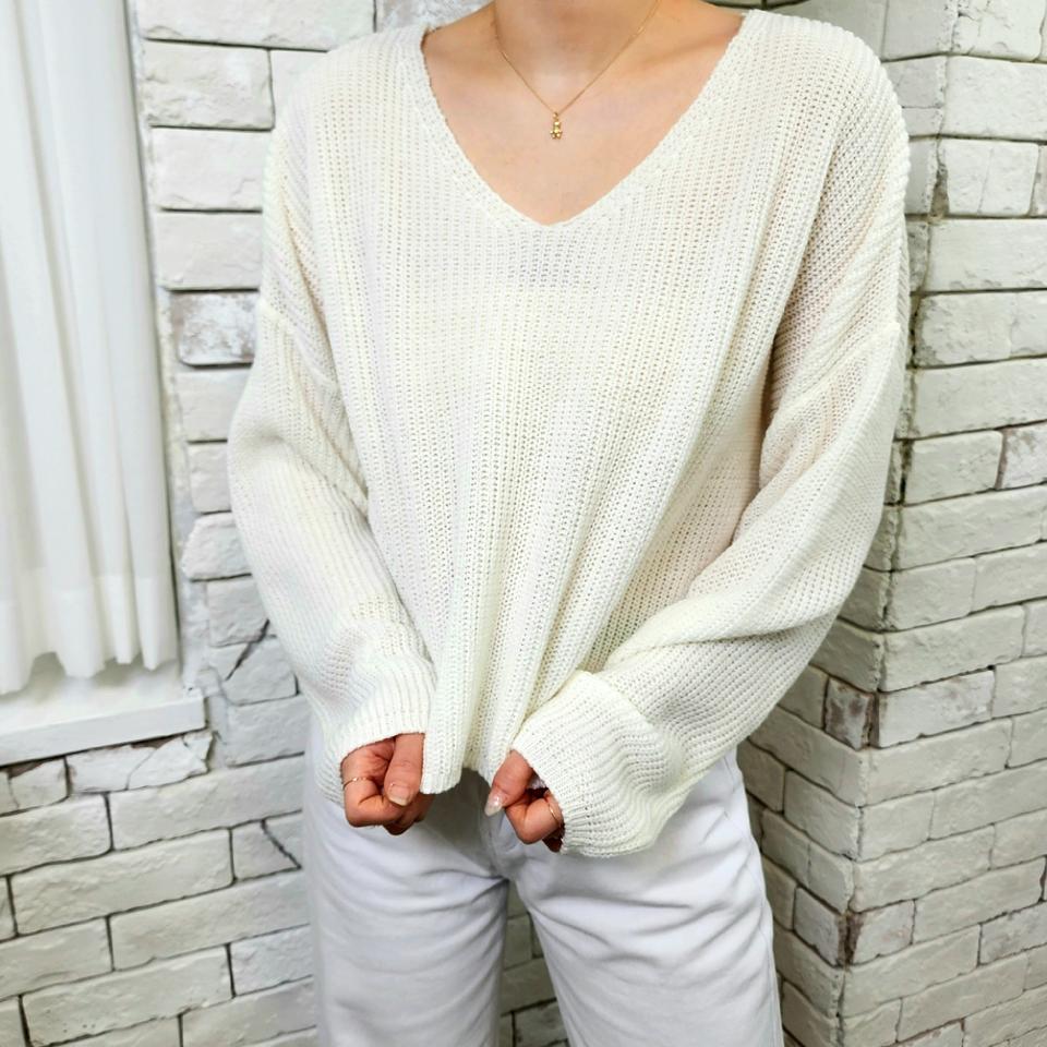 새제품 봄 가을 간절기 브이넥 긴팔 니트 볼륨 루즈핏 아이보리