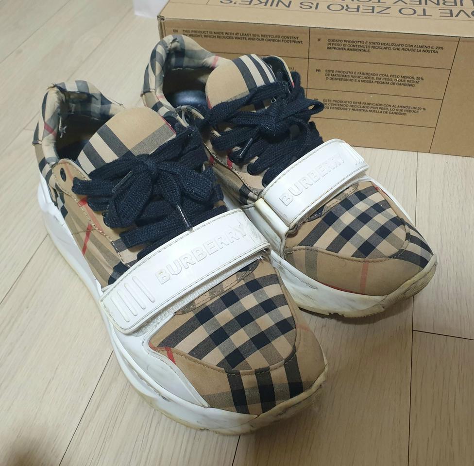 버버리 노바체크 벨크로 빈티지 스니커즈.운동화(37,5)