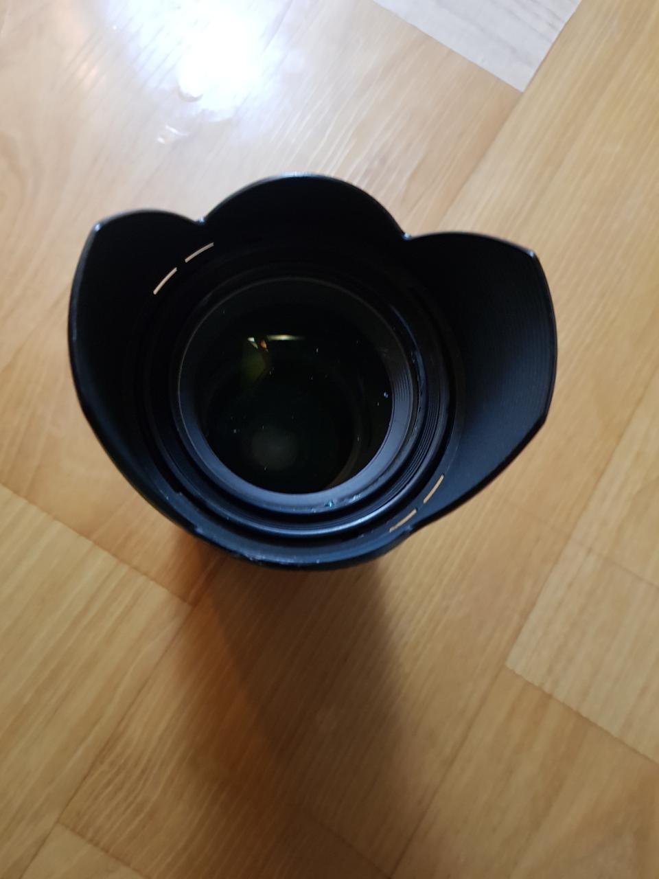 탐론 17-50mm f2.8렌즈가 많이 뻑뻑합니다.수리나 고쳐서 쓰실