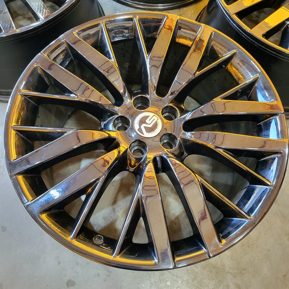 22인치 레인지로버 스포츠 SVR 휠 정품 1대분 판매합니다 