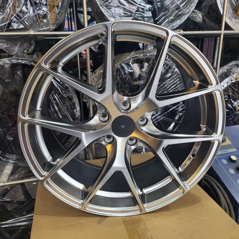 19인치 BMW전용 BBS.CIR.ST하이퍼블랙 신품휠 1대분 판매합니다