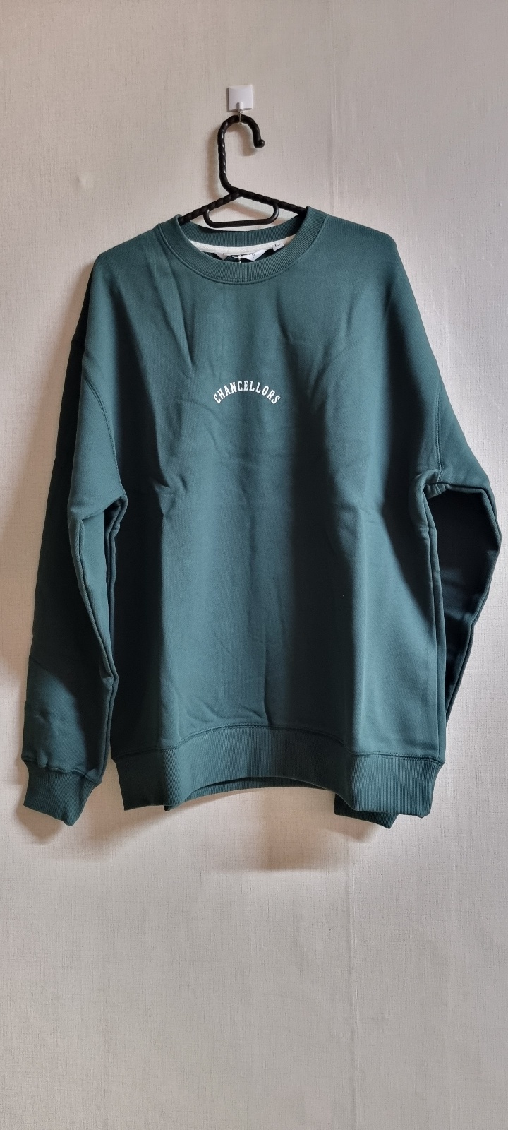 30. (새 상품) (배송비 포함) 유니폼브릿지 맨투맨 팝니다.