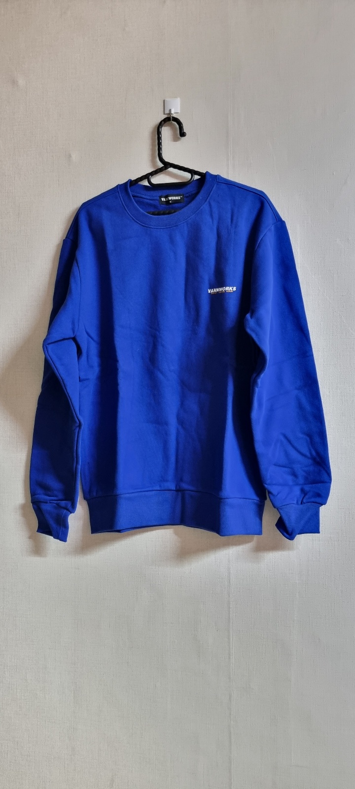 32. (새 상품) (배송비 포함) 밴웍스 맨투맨 팝니다.