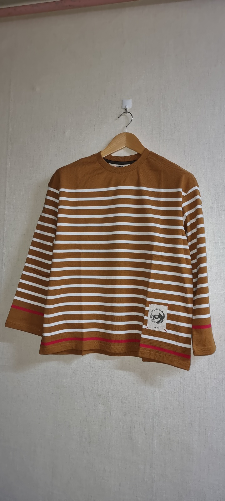 41. (새 상품) (배송비 포함) 스위브 남자 긴팔티 팝니다.