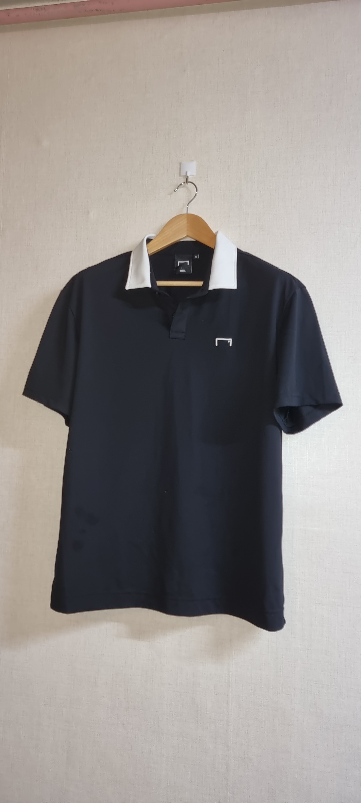 44,45. (새상품) (배송비 포함) 골스튜디오 피케/카라 반팔 티셔츠