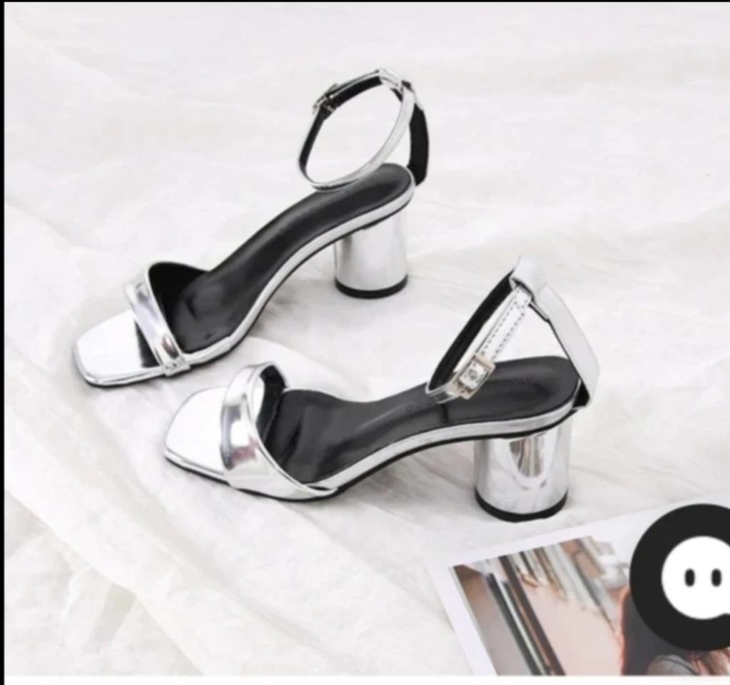 언발란스 원형굽 힐샌들 235