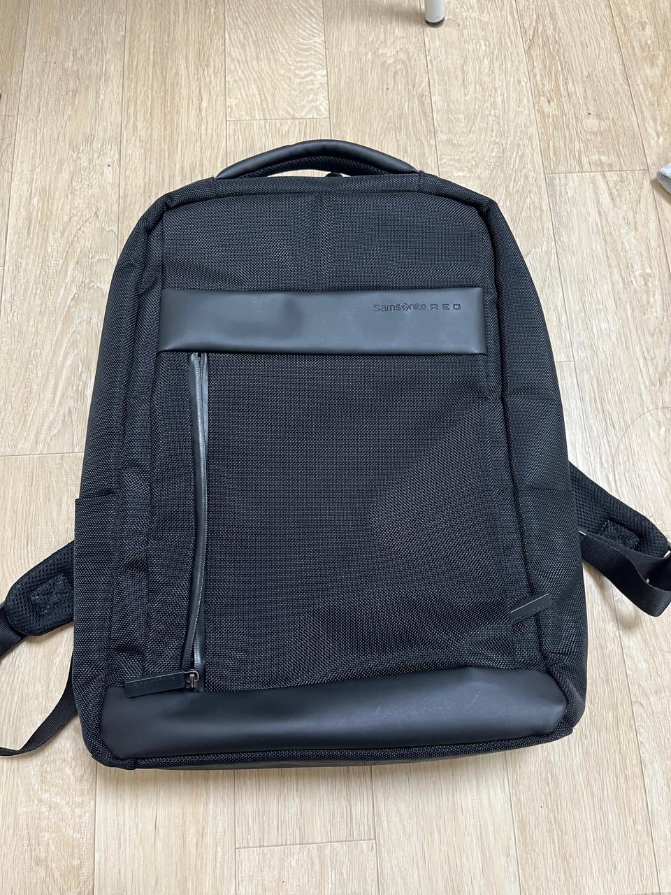 샘소나이트 백팩 팝니다